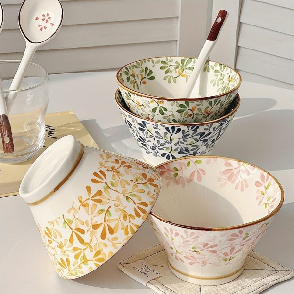 Set of 4 Japanese-Style Ceramic Bowls with Hand-Painted Floral Designs, Suitable for Rice, Salad, Soup, And Pasta. They Feature Underglaze Decoration, Are Kitchenware, Safe And Healthy, And Can Be Used in Ovens And Microwaves