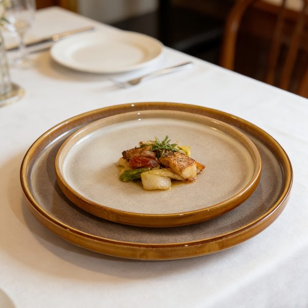 1pc of an 8u002F10 Inch Flat-Bottom Ceramic Plate, Fired in a Kiln And Colored Yellow, Ideal for Serving Dishes Like Desserts, Pasta, Steamed Fish, And Steaks. This Is a High-Quality, Long-Lasting Tableware Suitable for Restaurants