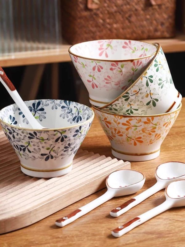 Set of 4 Japanese-Style Ceramic Bowls with Hand-Painted Floral Designs, Suitable for Rice, Salad, Soup, And Pasta. They Feature Underglaze Decoration, Are Kitchenware, Safe And Healthy, And Can Be Used in Ovens And Microwaves