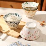 Set of 4 Japanese-Style Ceramic Bowls with Hand-Painted Floral Designs, Suitable for Rice, Salad, Soup, And Pasta. They Feature Underglaze Decoration, Are Kitchenware, Safe And Healthy, And Can Be Used in Ovens And Microwaves