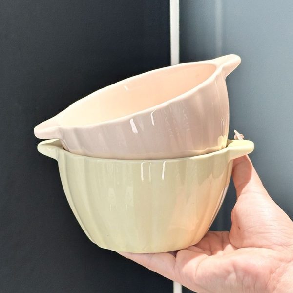 A Ceramic Double-Handled Bowl Shaped Like a Pumpkin, Suitable for Salads, Fruits, Soups, Cereals, Snacks, And Pasta. It'S a Novelty Ceramic Tableware Perfect for Halloween And Christmas, Safe for Ovens, Microwaves, And Dishwashers