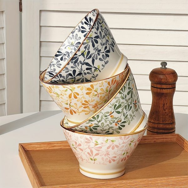 Set of 4 Japanese-Style Ceramic Bowls with Hand-Painted Floral Designs, Suitable for Rice, Salad, Soup, And Pasta. They Feature Underglaze Decoration, Are Kitchenware, Safe And Healthy, And Can Be Used in Ovens And Microwaves