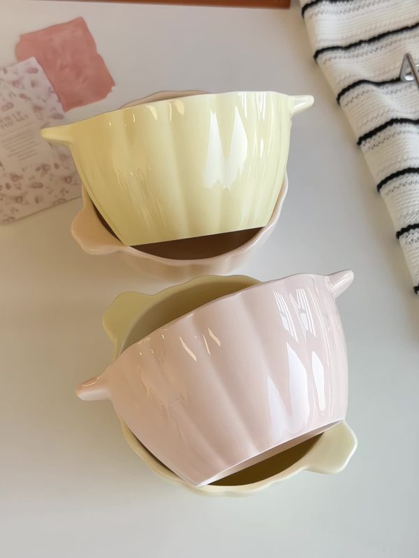 A Ceramic Double-Handled Bowl Shaped Like a Pumpkin, Suitable for Salads, Fruits, Soups, Cereals, Snacks, And Pasta. It'S a Novelty Ceramic Tableware Perfect for Halloween And Christmas, Safe for Ovens, Microwaves, And Dishwashers