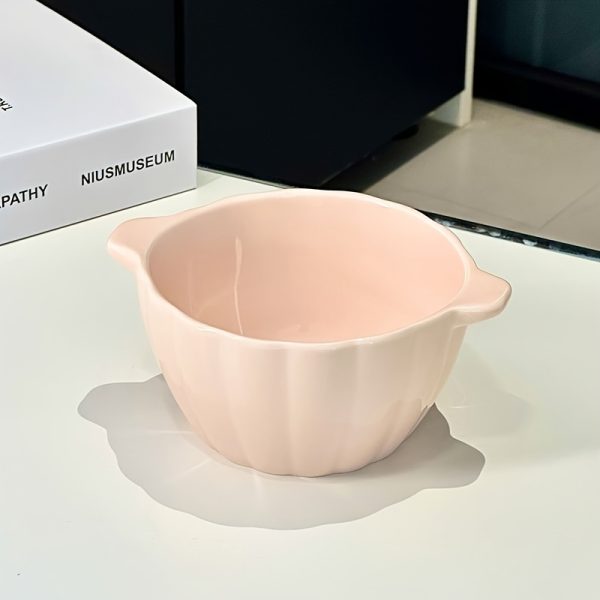 A Ceramic Double-Handled Bowl Shaped Like a Pumpkin, Suitable for Salads, Fruits, Soups, Cereals, Snacks, And Pasta. It'S a Novelty Ceramic Tableware Perfect for Halloween And Christmas, Safe for Ovens, Microwaves, And Dishwashers