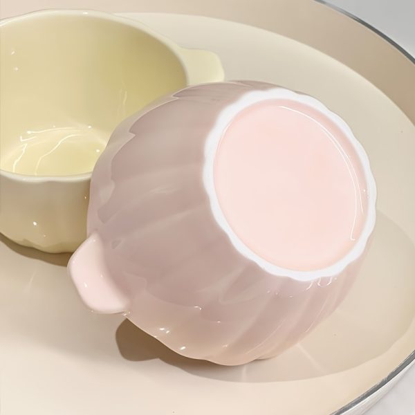 A Ceramic Double-Handled Bowl Shaped Like a Pumpkin, Suitable for Salads, Fruits, Soups, Cereals, Snacks, And Pasta. It'S a Novelty Ceramic Tableware Perfect for Halloween And Christmas, Safe for Ovens, Microwaves, And Dishwashers
