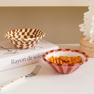 1pc Rose Stripe Ceramic Bowl, Creative Hand-Painted Checkerboard Design Dessert Bowl, Exquisite and Stylish, Suitable for Daily Home Use, Restaurant and Cafe Ice Cream Bowl, Afternoon Tea Cake Bowl, Dessert Bowl, Gift Idea